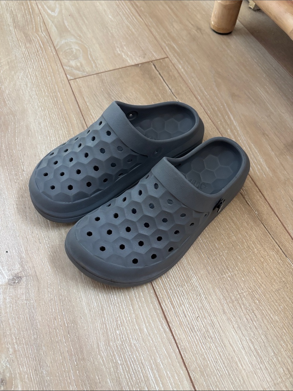 Joybees Kids Gray Slip-On Ventilated Shoe Gray Size 1